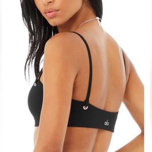 Black Alo sports bra. “Thrill seeker bra” UNWORN